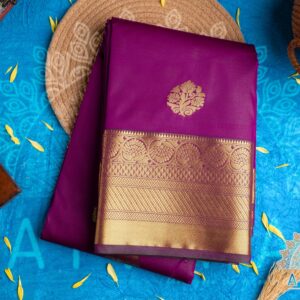 Magenta Color Kanchipuram Semi Silk Saree with Green Color Pallu