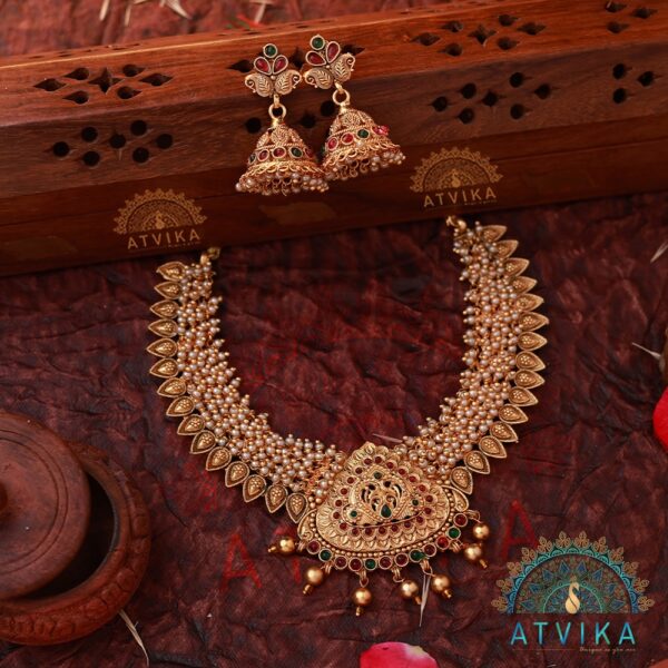 Radiant Pearl Cluster Necklace with Matching Jhumkas