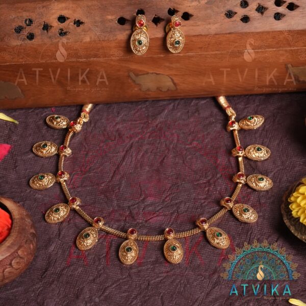 Antique Gold Oval Drop Necklace Set with Pink and Green Stones