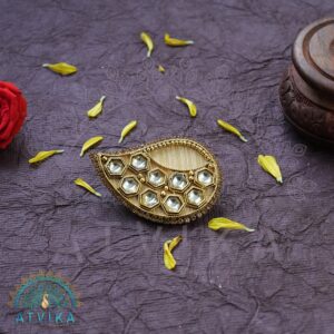 Elegant Paisley Kundan Brooch-Gold